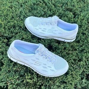 Skechers Women's Gratis Slip On Sneakers Size 11 White Shoes